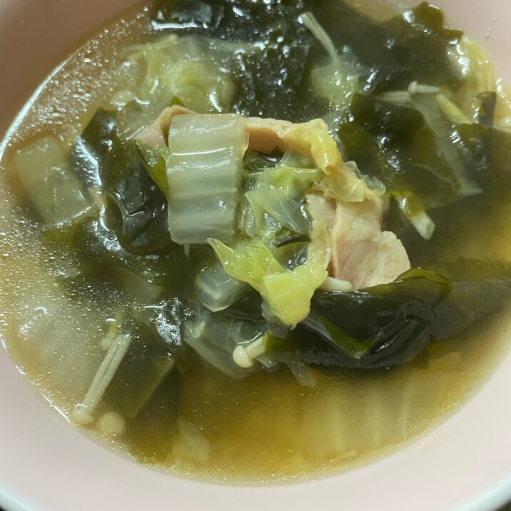 白菜とわかめの中華風スープ